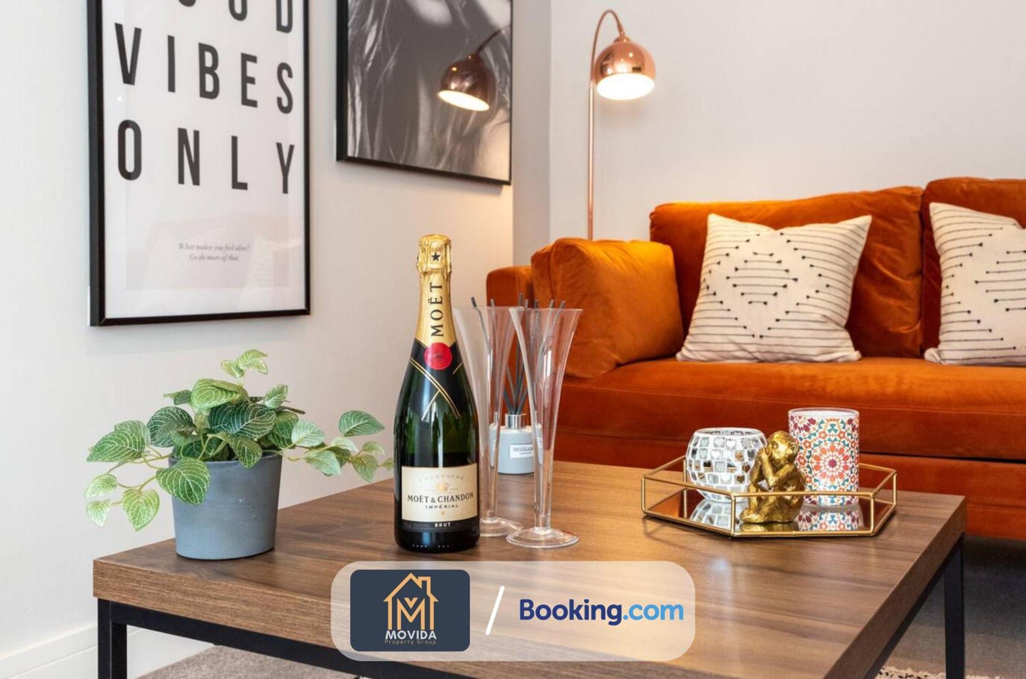 Stylish Two Bed Town Centre Apartment By Movida Property Group Short Lets & Serviced Accommodation With Parking Harrogate Exterior foto